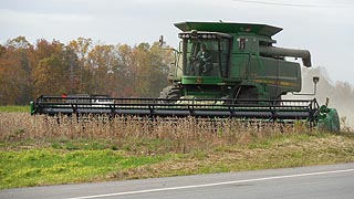 [photo, Thresher, south of Hughesville, Maryland]