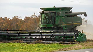 [photo, Thresher, south of Hughesville, Maryland]