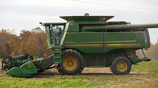 [photo, Thresher, south of Hughesville, Maryland]