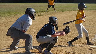 [photo, Pasadena Eagles play at George Fox Middle School, Pasadena, Maryland]