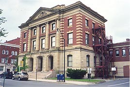 [photo, Department of Housing and Community Resources, 19 Frederick St., Cumberland, Maryland]