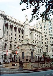 [photo, Battle of North Point Monument (before Mitchell Courthouse), Calvert St. & Fayette St., , Baltimore, Maryland]