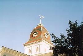 [photo, Caroline County Courthouse dome, 109 Market St., Denton, Maryland]