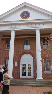 [photo, St. Mary's County Courthouse, 41605 Courthouse Drive, Leonardtown, Maryland]