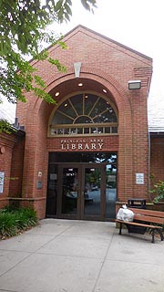 [photo, Somerset County Public Library, 11767 Beechwood St., Princess Anne, Maryland]